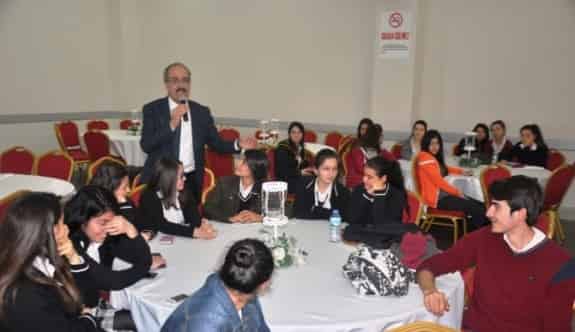 Ödemiş’te Üniversite Sınavına Girecek Öğrencilere Seminer