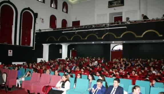 Öğrenciler İstiklal Marşı İçin Ter Döktü