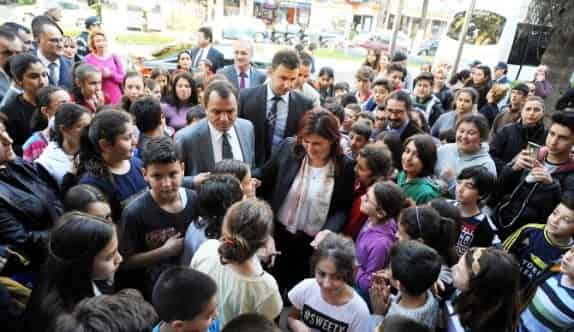 Öğrencilerin Resim Sergisini Başkan Çerçioğlu Açtı