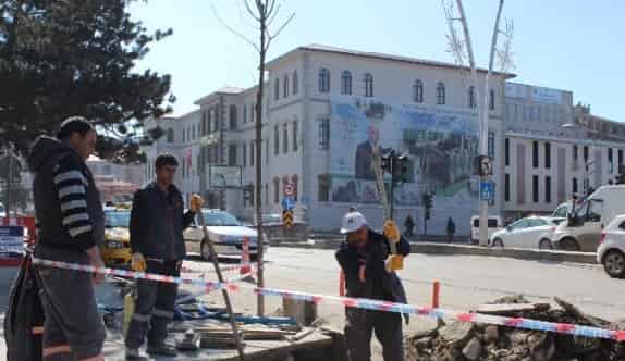 Ölüm Kavşağına Neşter