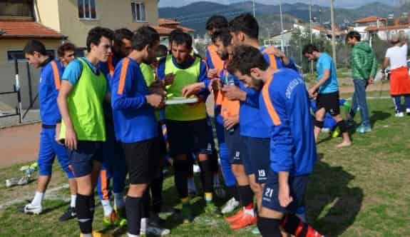 Ortaca Belediyespor’a Taraftarlardan Baklava Ziyafeti