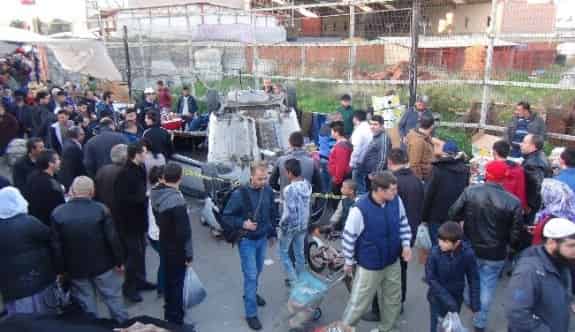 Otomobil Pazar Yerine Uçtu: 1 Ölü