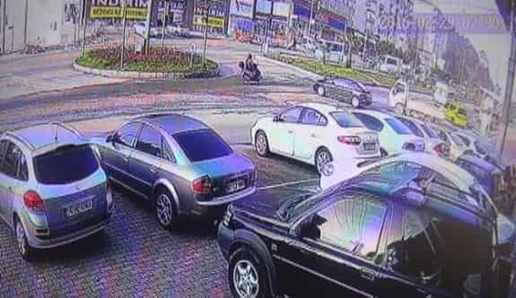 Otomobilin Çarptığı Motosiklet Sürücüsü Yaralandı