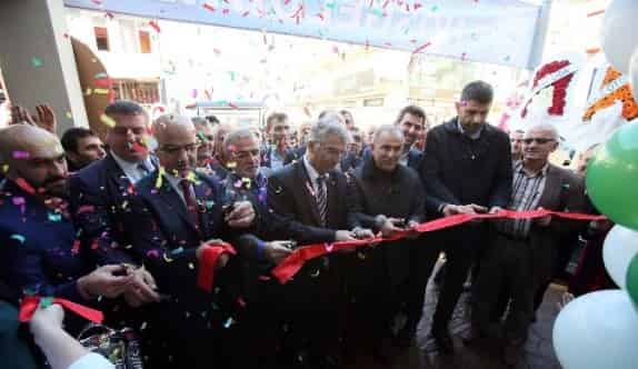 Özak, Kartepe Artvinliler Derneği Açılışına Katıldı