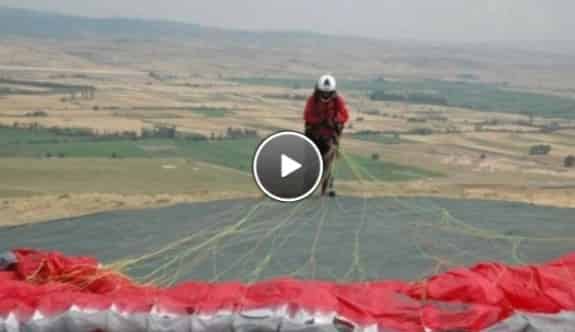 Paraşütle Balık Avladılar