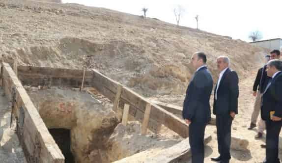 Şanlıurfa Kalesi Eteğinde Düzenleme Yapılıyor