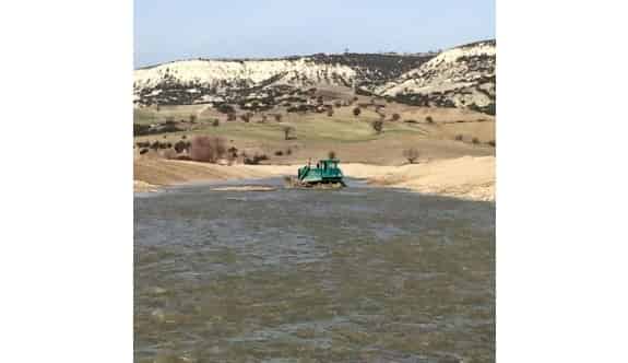 Selendi Çayı Taşkın Riskine Karşı Temizleniyor