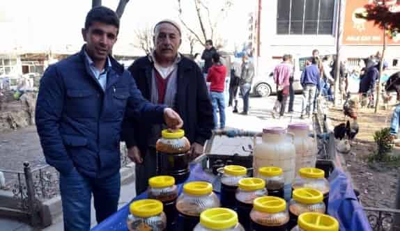 Siirt’in Yerli Pekmezi Rağbet Görüyor