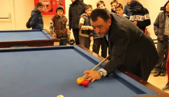 Şükrü Nazlı Bilardo’da Gençlere Taş Çıkarttı