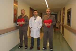 Şüphesinde Haklı Çıktı Ağabeyiyle Birlikte Ameliyat Oldu