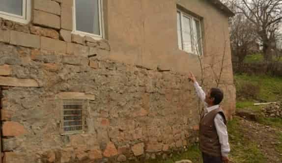 Toprak Kayması 8 Nüfuslu Taş Ailesini Korkuttu