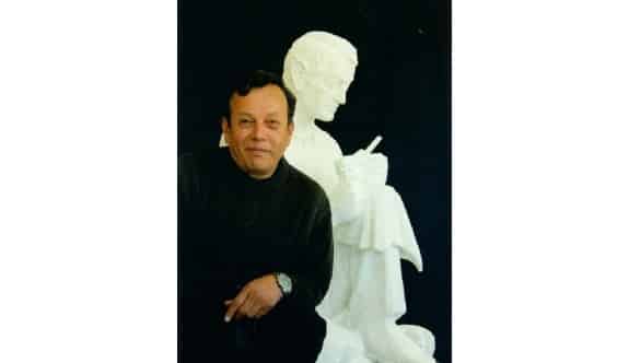 Ünlü Heykeltraş Özyüksel Sergi İle Anılacak