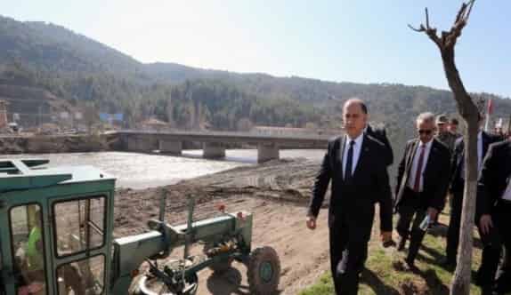 Vali Çomaktekin’den Yeşilırmak Islah Çalışmalarına İnceleme