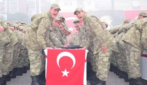 Yemin Töreninde Gözyaşlarını Tutamadılar