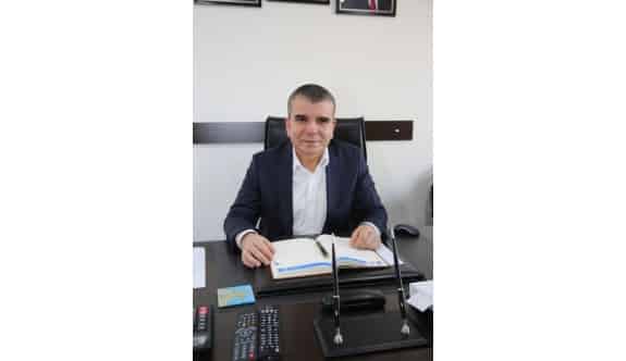 Yenikent’te Parklar Tamamen Yenileniyor