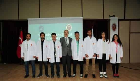 YYÜ’de Önlük Giydirme Töreni