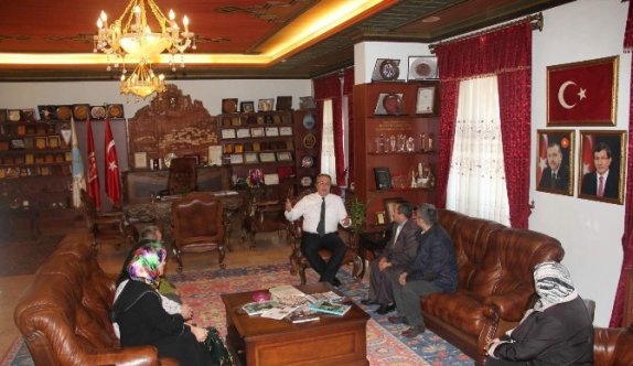 20 Temmuz İlkokulu Okul Aile Birliği Üyeleri, Belediye Başkanı Ünver’i Ziyaret Etti