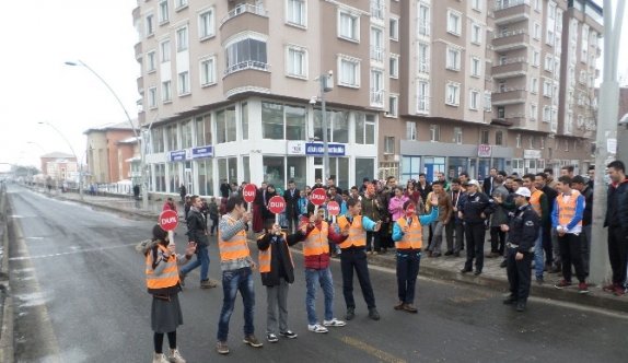 Ağrı’da “Okul Geçit Görevlisi” Eğitimi Düzenlendi