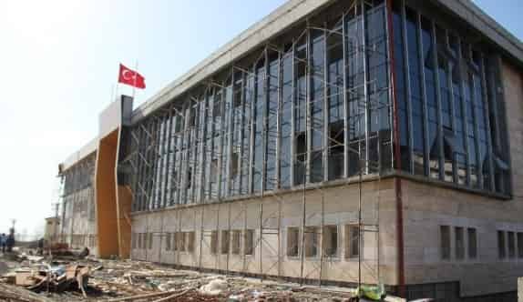 AK Parti Yöneticileri Vergi Dairesi İnşaatını İnceledi