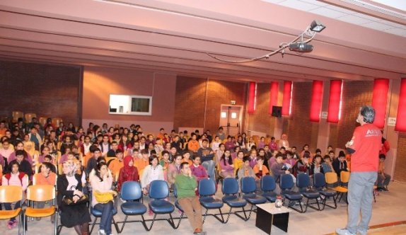 AKUT İnönü’de Öğrencilere Deprem Semineri Verdi