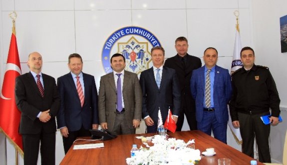 Alman Konsolos Vetter, Kaymakam Tanrıseven’i Ziyaret Etti