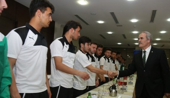 Altepe’den Bursaspor Alt Yapı Takımına Yemek