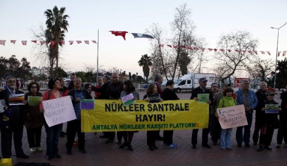 Antalya’da Çevrecilerden Nükleer Karşıtı Eylem