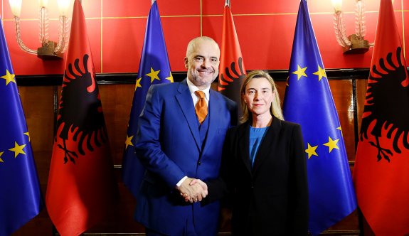 Arnavutluk Başbakanı: Mültecilere sınırı açmayacağız