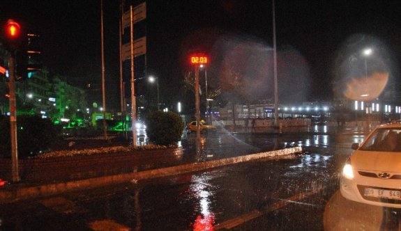 Aydın’da Sağanak Yağış Etkili Oldu