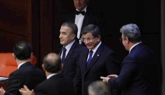 Başbakan Davutoğlu’ndan Gece Yarısı Genel Kurul Sürprizi