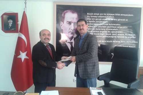 Başkan Demir, Öğrencilere ’İnteraktif Eğitim Hizmeti’ Seti Hediye Etti