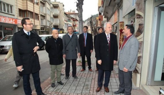 Belediye Hürriyet Caddesi’ni Yeniliyor