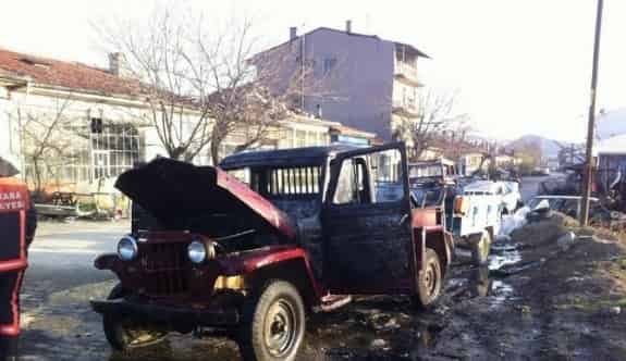 Beypazarı’nda İki Araç Kundaklandı