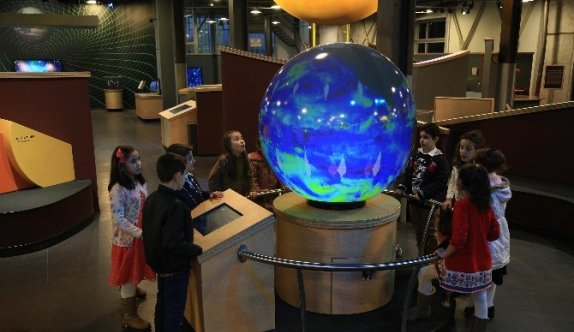 Bilim Merkezi, Dünyanın Sırlarını Sergiliyor