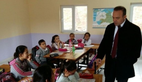 Burhaniye’de Okullara Kaymakam Ziyareti