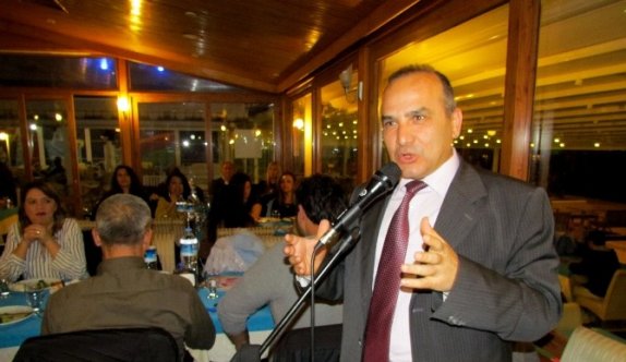 Çeşme’de Türkü Eşliğindeki Yemekte Buluştular