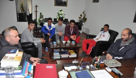 Demir Yumruklu Şampiyonlardan İl Müdürü İnanç’a Ziyaret