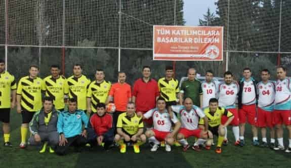 Döşemealtı Belediyesi Birimlerarası Futbol Turnuvası Start Aldı