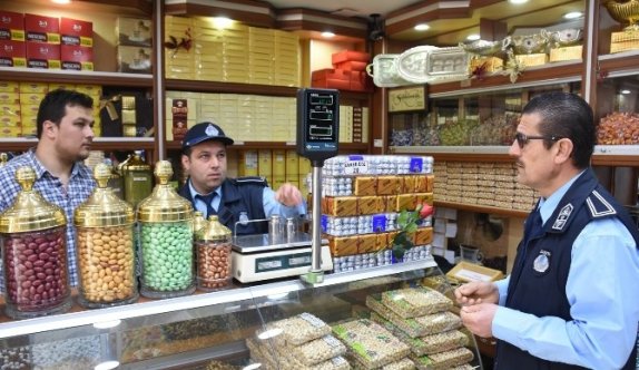 Düzce’de Ölçü Tartı Aletlerinin Kontrolü Yapıldı