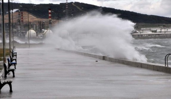 Ege’de Sağanak Yağış Ve Kuvvetli Fırtına Uyarısı