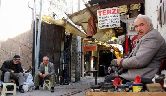 En Eski Çarşıda 40 Yıldır Tamircilik Yapıyor