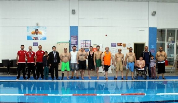 Engelliler Yüzme Yarışması Yapıldı