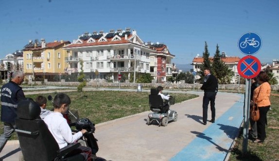 Fethiye’de Öğrencilere Uygulamalı Trafik Eğitimi Verildi