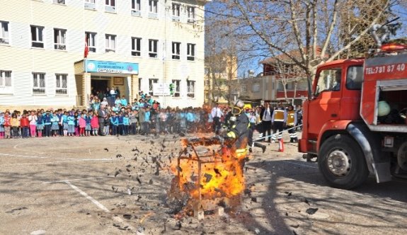 Gölbaşı İlçesinde Okullarda Yangın Tatbikatı Yapılıyor