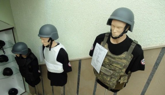 Güvenlik Güçleri İçin Kumaştan Kurşun Geçirmez Miğfer Ve Yelek Üretildi