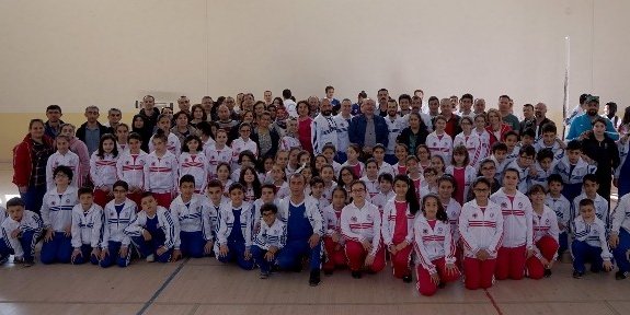 Halk Oyunları Kursiyerlerine Eşofman