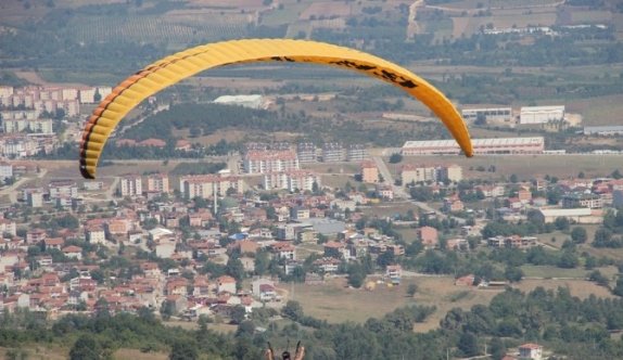 İnegöl’de Yamaç Paraşütü Kursu