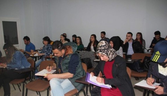 İngilizce Dil Eğitimine Gençlerin İlgisi Artıyor