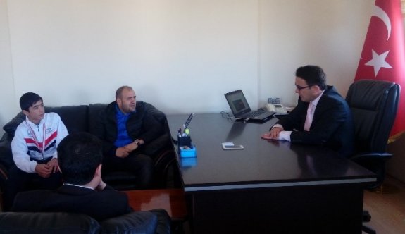 Kaymakam Yılmaz Türkiye İkincisi Yücel’i Makamında Kabul Etti