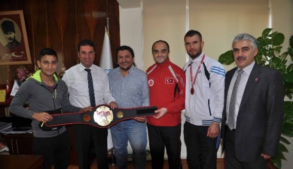 Kıck Boks Türkiye Şampiyonası’nda Adanalı 2 Sporcu Kürsüye Çıktı